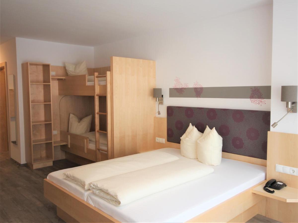 Kinderhotel Stefan ヴェンス エクステリア 写真