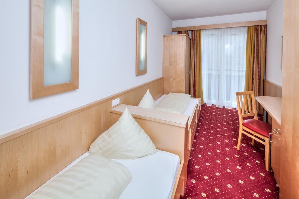 Kinderhotel Stefan ヴェンス エクステリア 写真