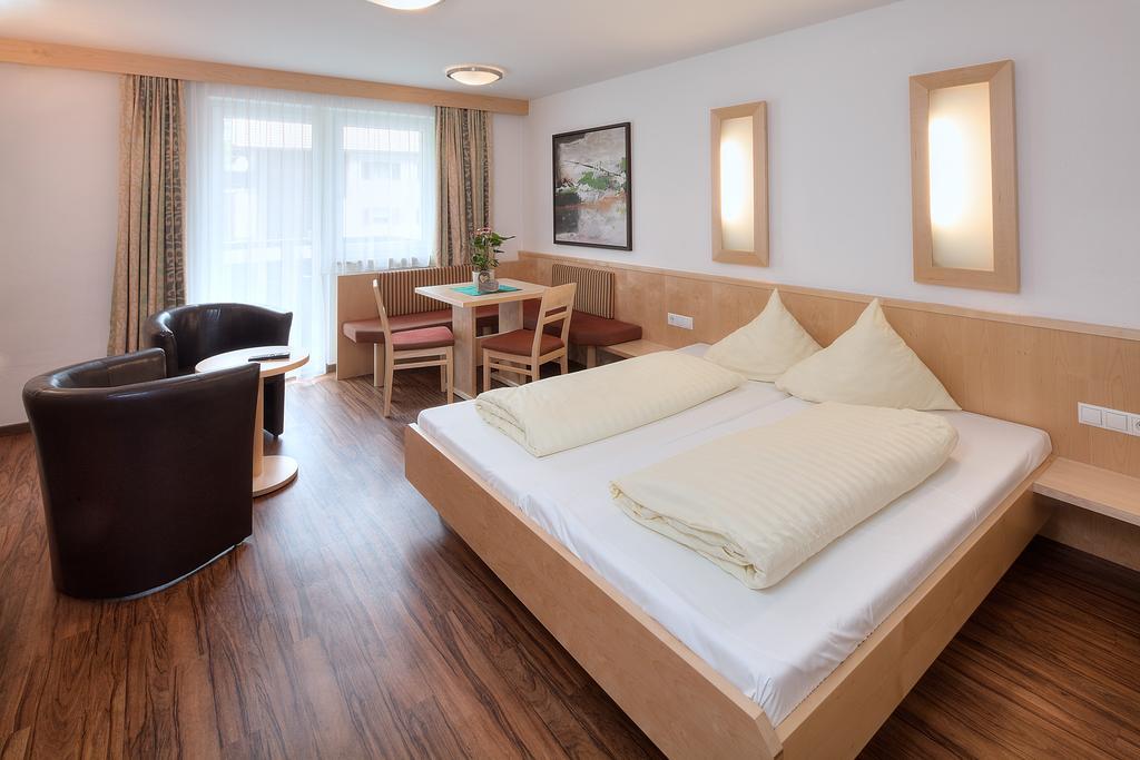 Kinderhotel Stefan ヴェンス エクステリア 写真