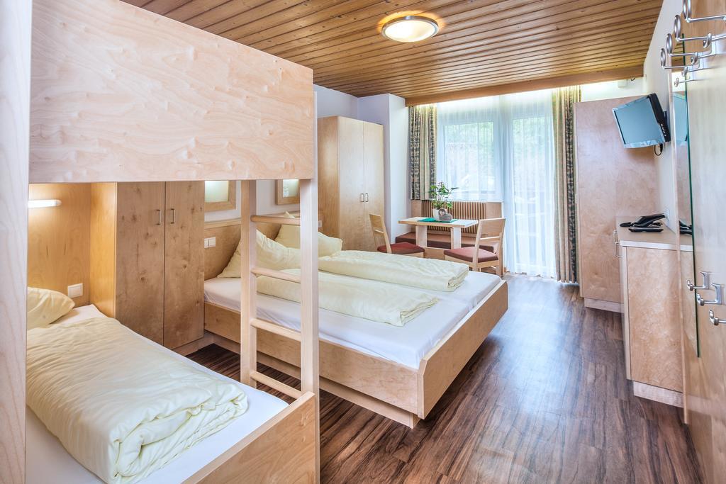 Kinderhotel Stefan ヴェンス エクステリア 写真